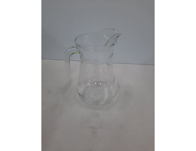 Water jugs, Glass clear finish.

Quantity: 12 jugs...