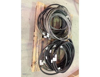 Unused Large QTY of industrial V-belts. Includes m...