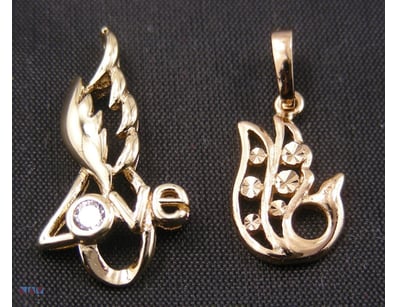 GOLD COLOUR PENDANTS        

Condition: Good - Re...