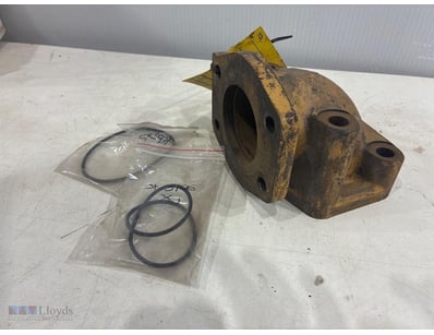 Caterpillar D10 Elbow Part + Seals 

SOLD AS LOT

...