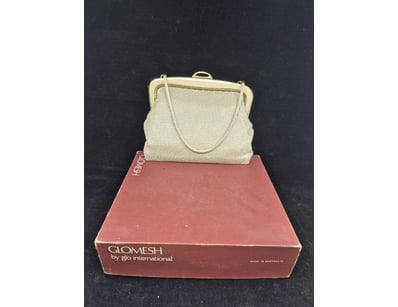 The Curio Collection (A991) - Lot 630