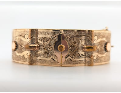 GOLD PLATED BUCKLE BRACELET


583010+78


