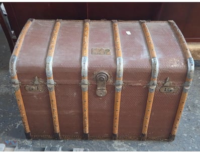 Travel trunk

