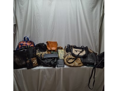 Designer Vault (A983) - Lot 7255