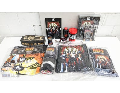 EXTENSIVE KISS BAND MERCHANDISE COLLECTION - VINTA...