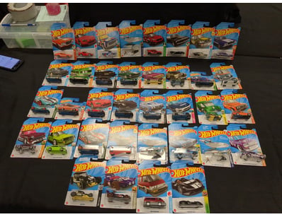 36X ASSORTED HOT WHEELS INCLUDING PORSCHE 911 GTRS...