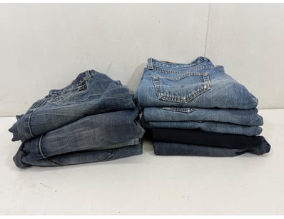 Entire Vintage Clothing Store Liquidation (ON11821) - Lot 64