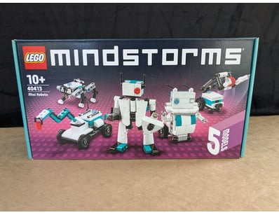 **UNRESERVED** LIFETIME COLLECTION OF LEGO PART... - Lot 361