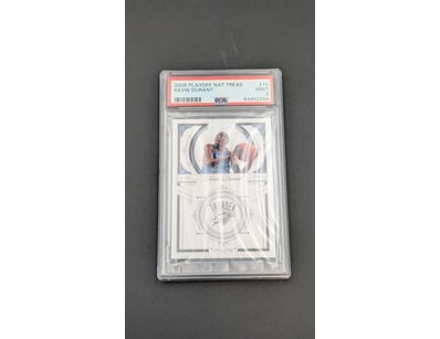 RARE & COLLECTABLE GRADED TRADING CARDS (A976) - Lot 4050