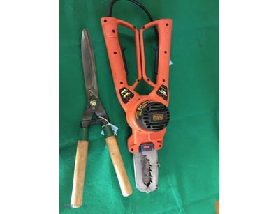 Chainsaw Pruner. Black & Decker Alligator Gk1000-X...