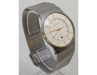 Affordable Watch Market (A980) - Lot 6556
