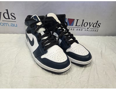 UNRESERVED Airport - Lost Property (A980) - Lot 401