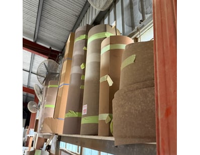 Assorted plywood in various sizes 

Sold as lot