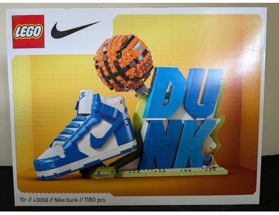 **UNRESERVED** COOKIE'S LIFETIME COLLECTION OF ... - Lot 657