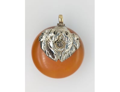 SILVER AMBER PENDANT


583010+132


