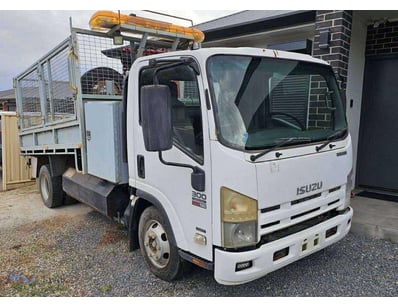 2010 Isuzu Trucks NPR5SN - NPR SGL CAB 

Year: 2...