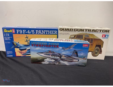 LOT OF FOUR MILITARY SCALE MODEL KITS - AIRCRAFT A...
