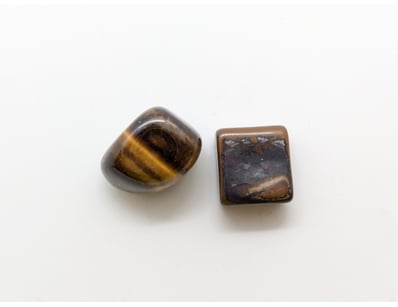 21.4CT TIGERS EYE GEMSTONE

655266+65


