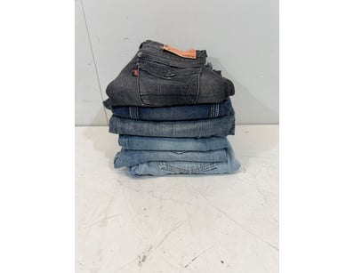 Entire Vintage Clothing Store Liquidation (ON11821) - Lot 33