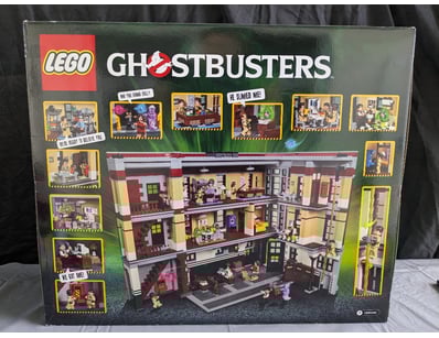 **UNRESERVED** LIFETIME COLLECTION OF LEGO PART... - Lot 102