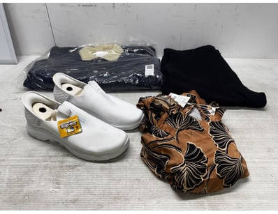 Clothing, assorted clothing including Hard Yakka C...