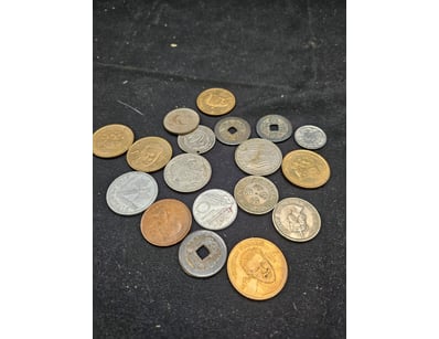 MIXED INTERNATIONAL COIN COLLECTION - VARIOUS DENO...
