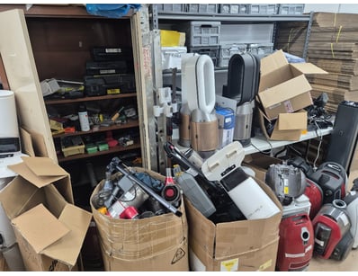 Dyson, Apple & Other Major Brand Reseller Liqui... - Lot 139