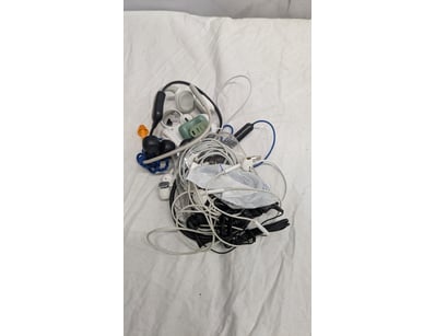 UNRESERVED Airport - Lost Property (A980) - Lot 636