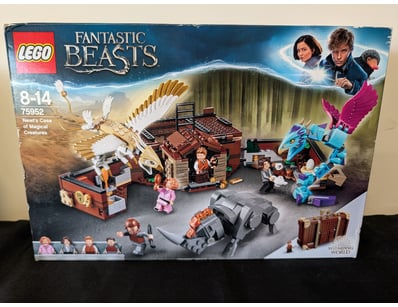 **UNRESERVED** LIFETIME COLLECTION OF LEGO PART... - Lot 605