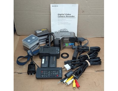 Gadgets, Music & Pastimes (A980) - Lot 1357