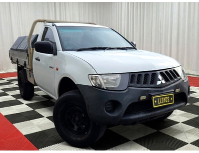 <b>2009 Mitsubishi Triton Single Cab Utility - Whi...