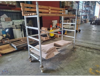 1 x section of scaffold with 2 x locking cross mem...
