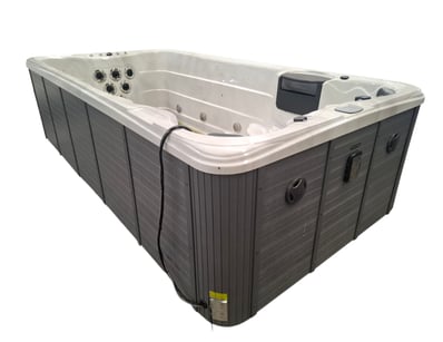 Spas & Accessories - Brisbane & Melbourne - Lot 31