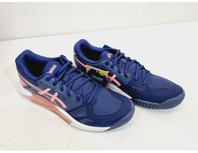 Major Brand Apparel & Footwear Liquidation Even... - Lot 216