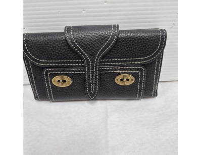 Designer Vault (A979) - Lot 6576