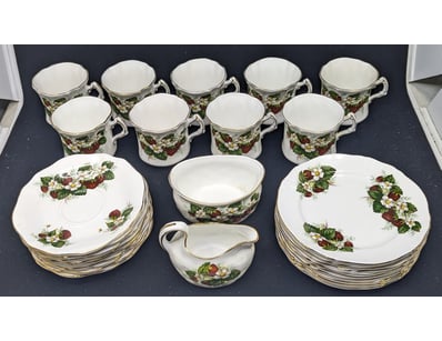 The Curio Collection (A1001) - Lot 2040