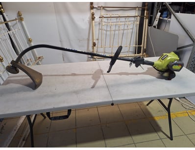 Ryobi petrol-powered string trimmer/line trimmer
...