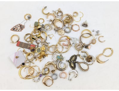 UNRESERVED Airport - Lost Property (A980) - Lot 345