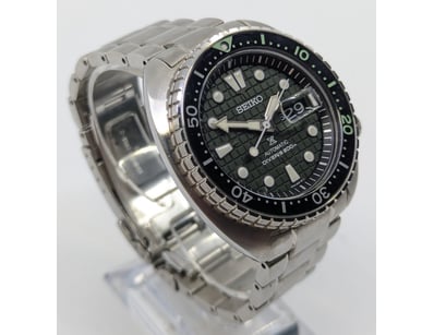 Affordable Watch Market (A995) - Lot 1051