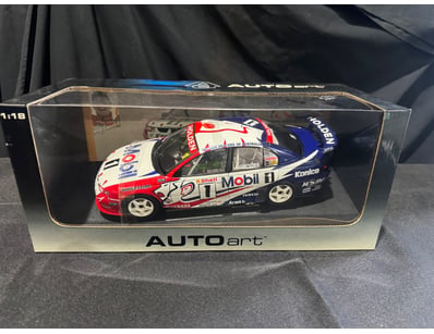 AUTOART DIE CAST MODEL

Item Size: Height: 8cm, ...