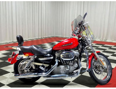<b>2010 Harley Davidson Sportster 883 - Red/Chrome...