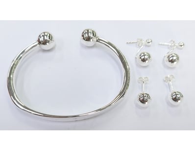 Affordable Jewellery Market (A997) - Lot 625