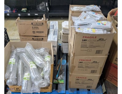 Bulk lot of disposable catering and service suppli...