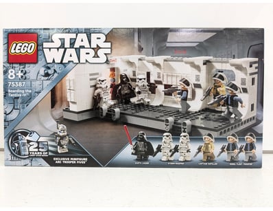 LEGO Star Wars set 75387 "Boarding the Tantive IV"...