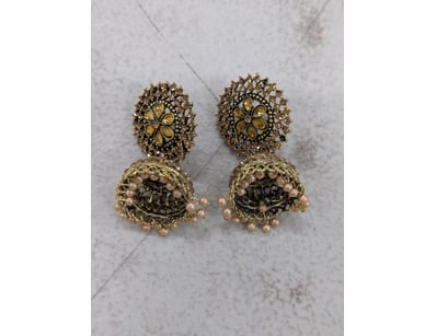 Earrings, cream beads, yellow coloured stones