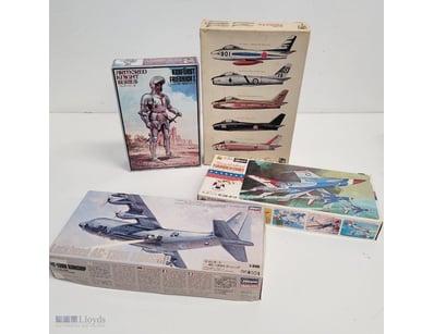 VINTAGE JAPANESE MODEL KIT COLLECTION - AIRCRAFT &...