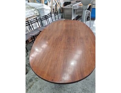 dining table, ovalshape, wood type, walnut wood fi...