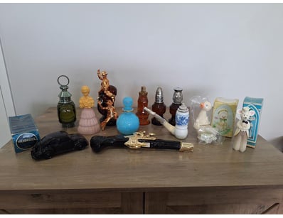 Antiques, Vintage & Interior Treasures (A998) - Lot 2095