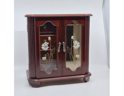 The Curio Collection (A990) - Lot 538