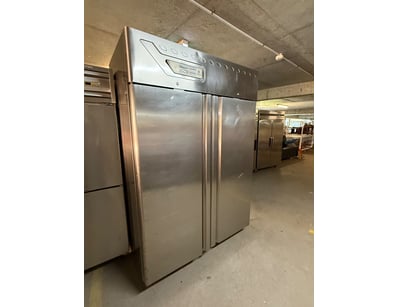 Commercial stainless steel upright refrigerator, M...